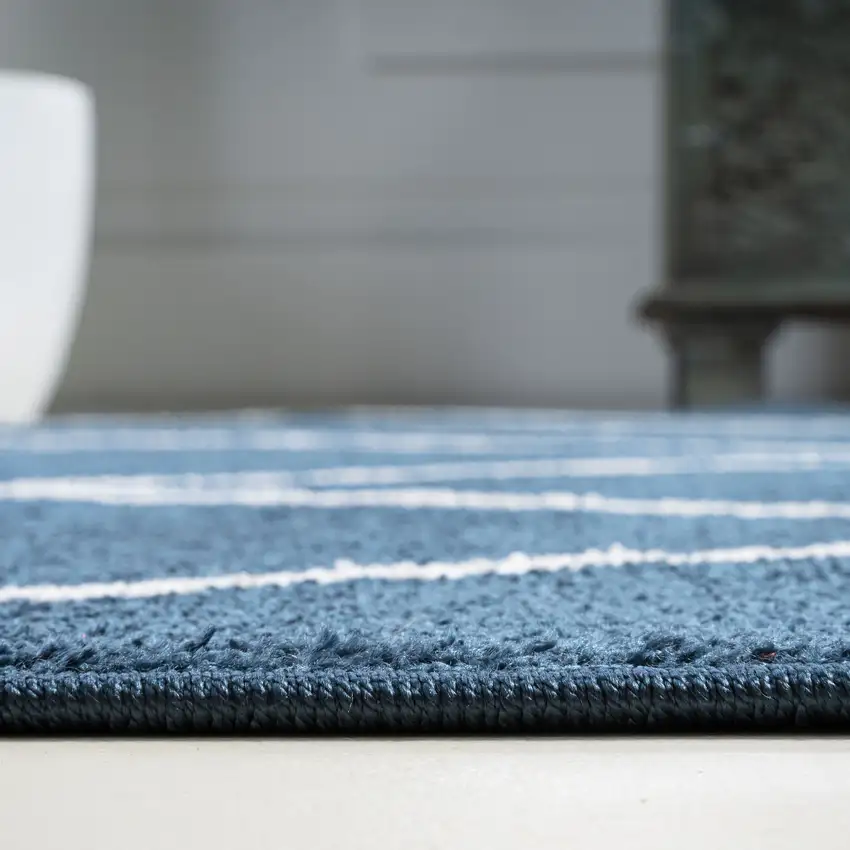 5' Diamond Round Rug Photo 9