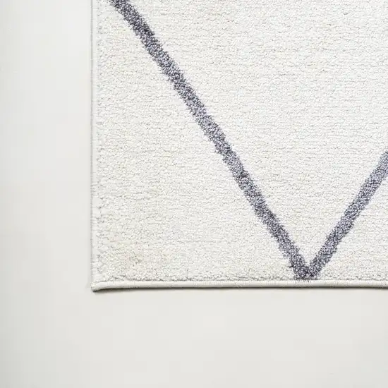 5' Diamond Round Rug Photo 9