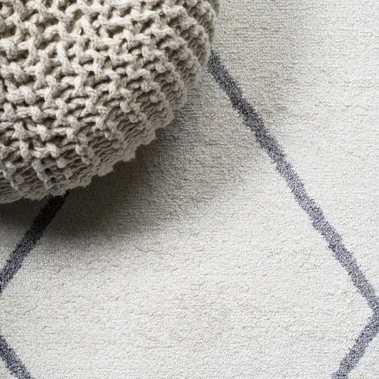 5' Diamond Round Rug Photo 7