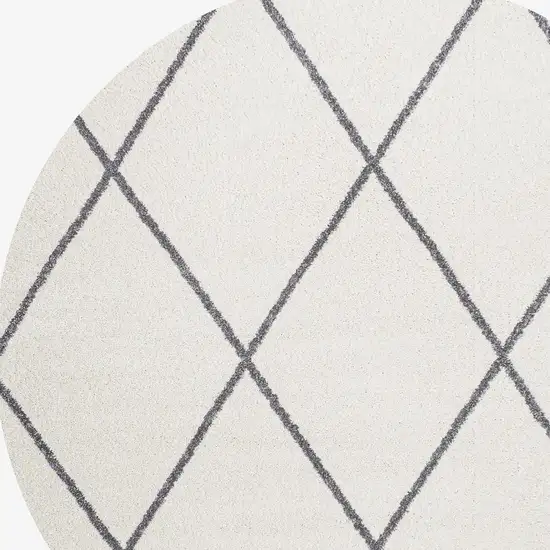 5' Diamond Round Rug Photo 3