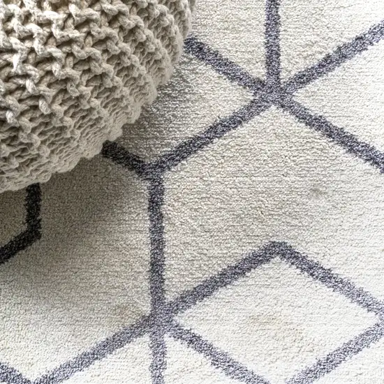 8' Diamond Runner Rug Photo 4