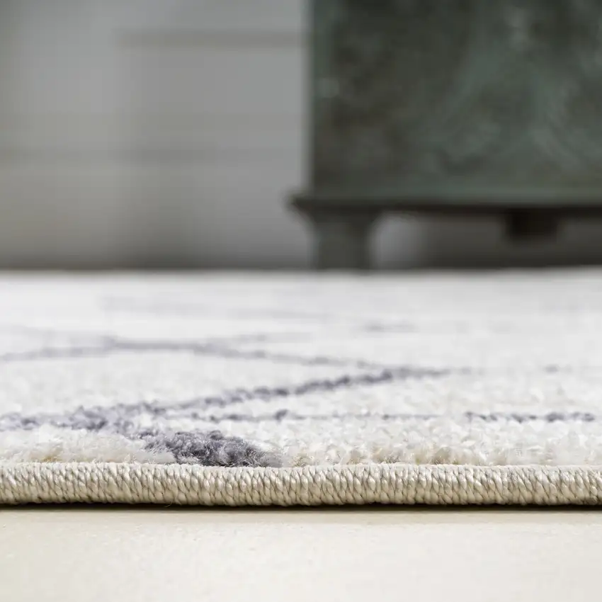 8' Diamond Runner Rug Photo 7