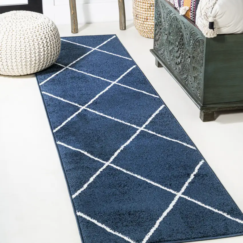 8' Diamond Runner Rug Photo 3