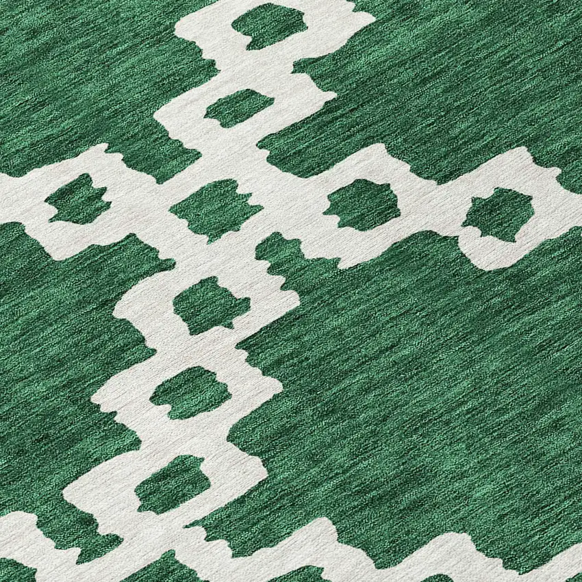 8' Emerald And Ivory Round Geometric Washable Indoor Outdoor Area Rug Photo 7