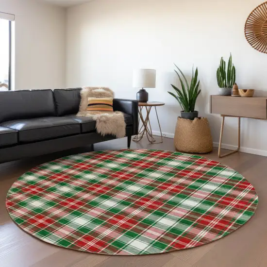 8' Emerald Red And White Round Plaid Washable Indoor Outdoor Area Rug Photo 6
