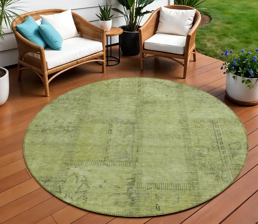 8' Fern Green And Artichoke Green Round Patchwork Washable Indoor Outdoor Area Rug Photo 1