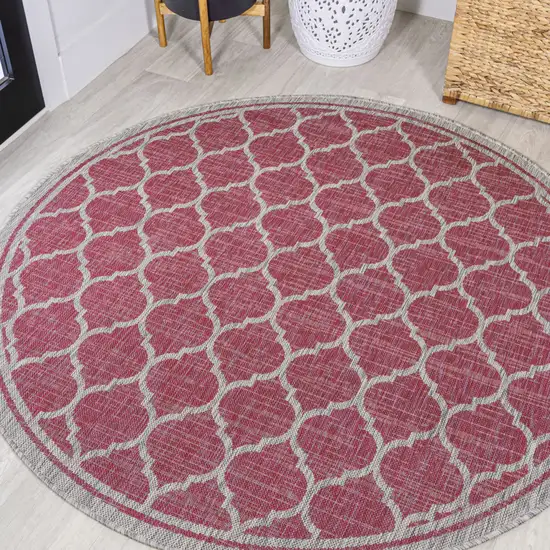 5' Fuchsia And Light Gray Round Geometric Indoor Outdoor Area Rug Photo 4
