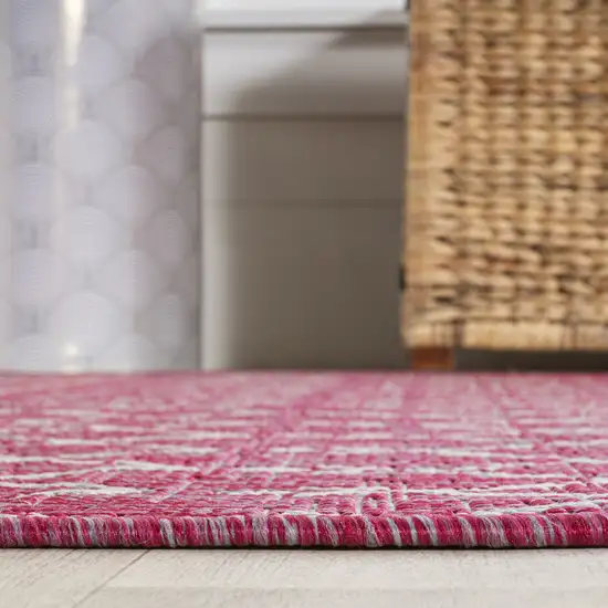 5' Fuchsia And Light Gray Square Trellis Indoor Outdoor Area Rug Photo 5