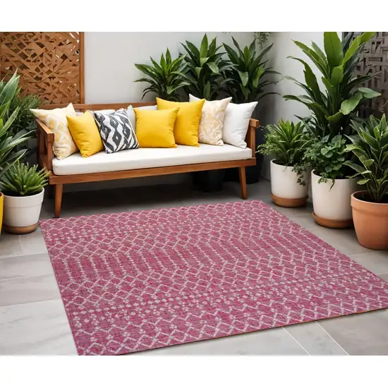 5' Fuchsia And Light Gray Square Trellis Indoor Outdoor Area Rug Photo 1