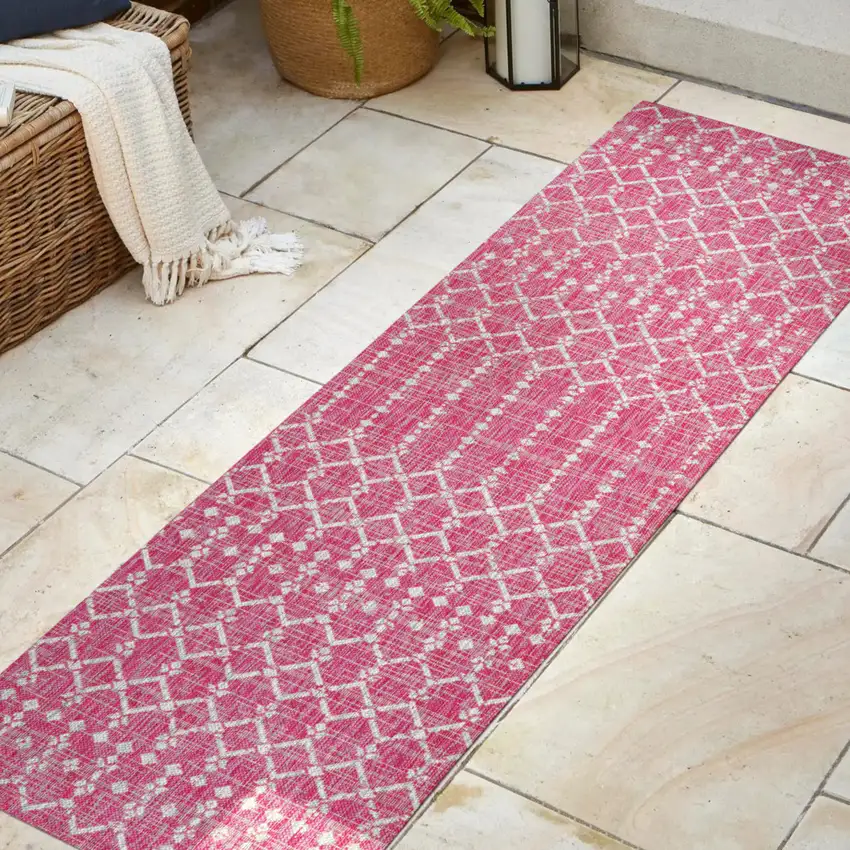 10' Fuchsia And Light Gray Trellis Indoor Outdoor Runner Rug Photo 5