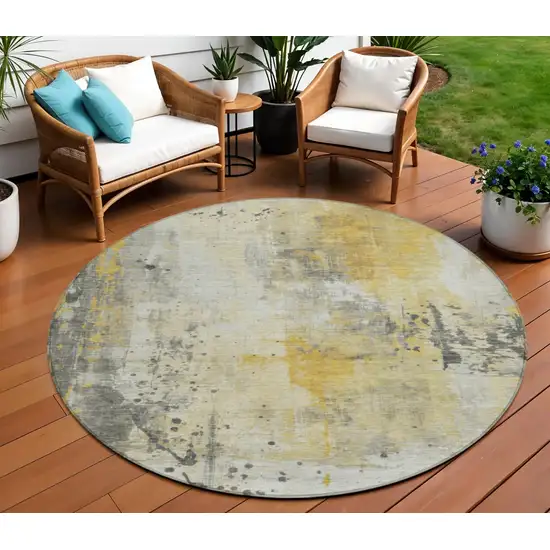 8' Gold And Beige Round Abstract Washable Indoor Outdoor Area Rug Photo 2