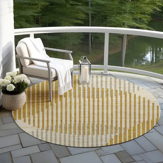 8' Gold And Beige Round Geometric Washable Indoor Outdoor Area Rug Photo 7