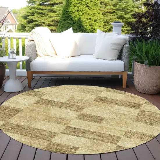 8' Gold And Brown Round Geometric Washable Indoor Outdoor Area Rug Photo 7