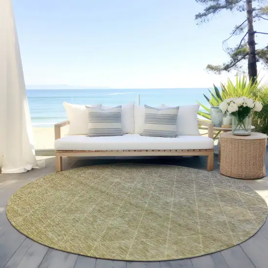8' Gold And Gray Round Geometric Washable Indoor Outdoor Area Rug Photo 4