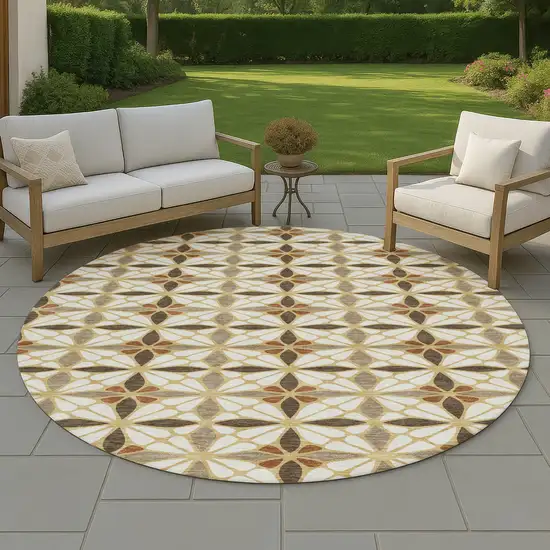 8' Gold And Orange Round Geometric Washable Indoor Outdoor Area Rug Photo 4