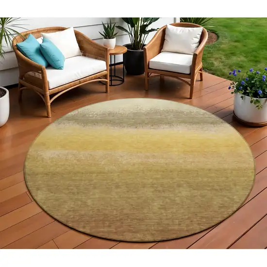 8' Gold And Wheat Round Ombre Washable Indoor Outdoor Area Rug Photo 2