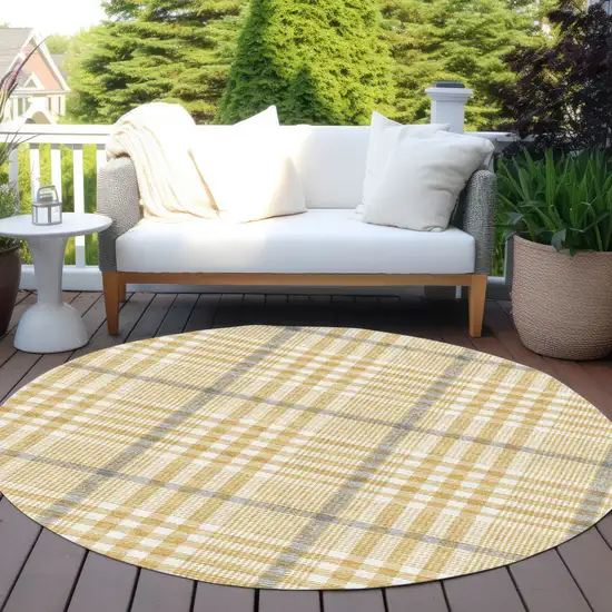 8' Gold Gray And Beige Round Plaid Washable Indoor Outdoor Area Rug Photo 8
