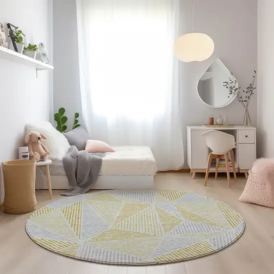 8' Gold Gray And Wheat Round Geometric Washable Indoor Outdoor Area Rug Photo 7