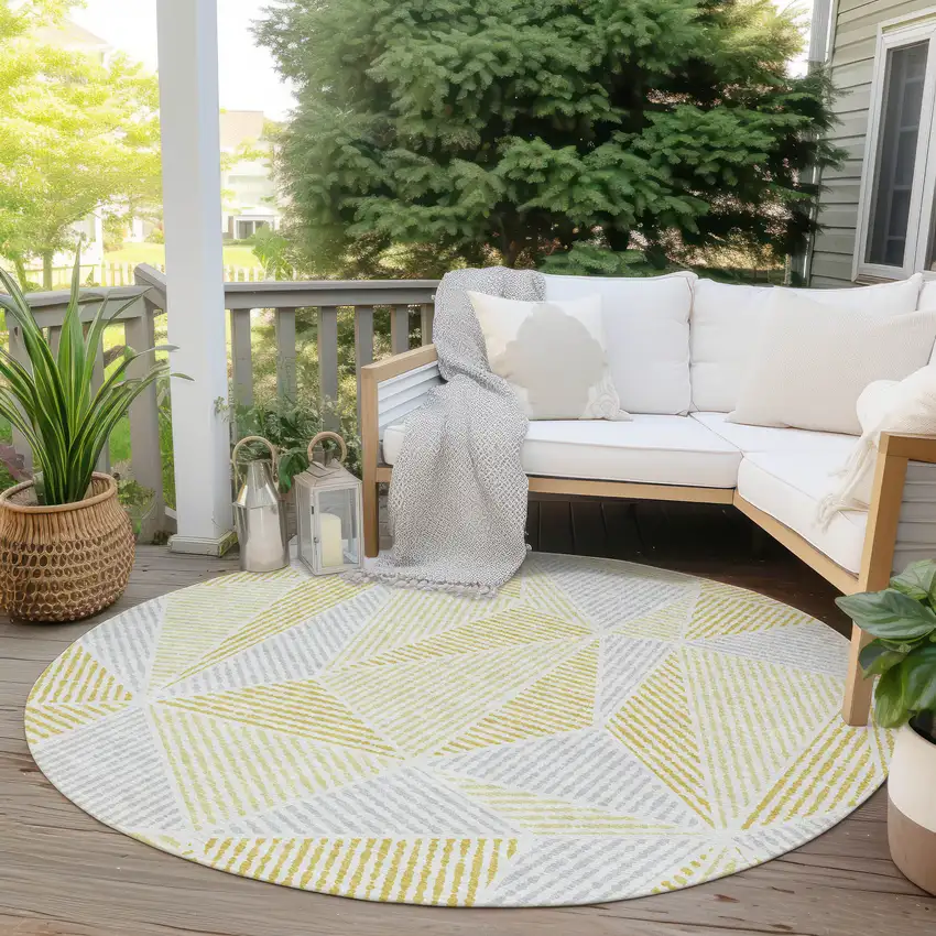 8' Gold Gray And Wheat Round Geometric Washable Indoor Outdoor Area Rug Photo 6