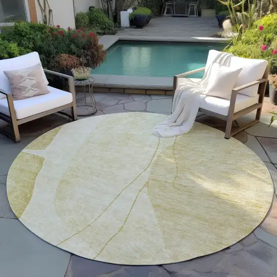8' Gold Wheat And Beige Round Abstract Washable Indoor Outdoor Area Rug Photo 6