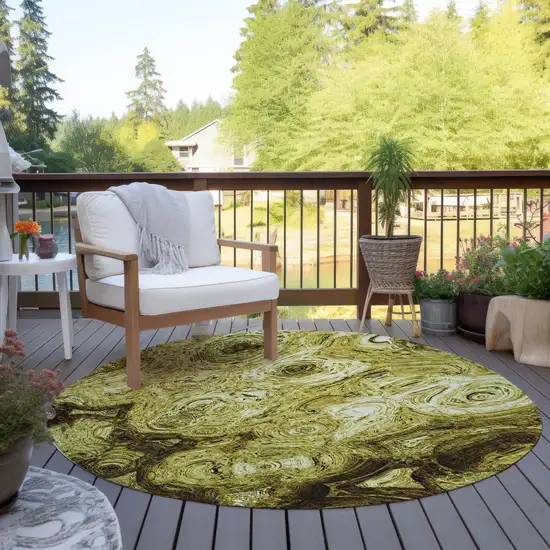 8' Gold Wheat And Chocolate Round Abstract Washable Indoor Outdoor Area Rug Photo 5