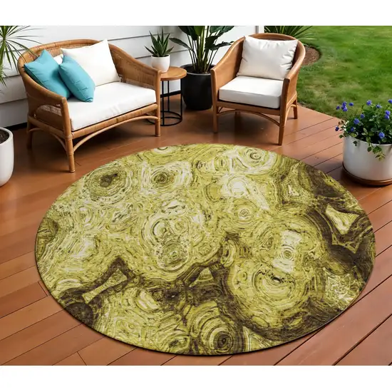 8' Gold Wheat And Chocolate Round Abstract Washable Indoor Outdoor Area Rug Photo 1