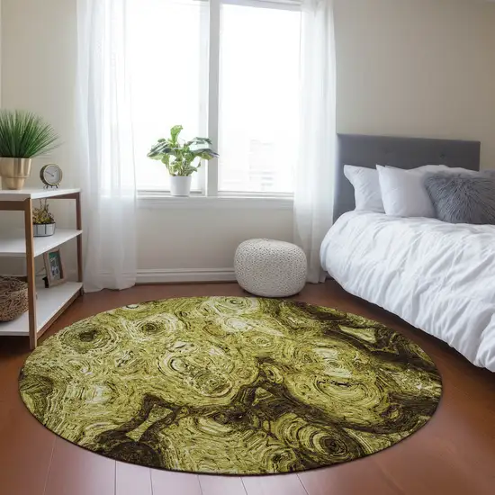 8' Gold Wheat And Chocolate Round Abstract Washable Indoor Outdoor Area Rug Photo 6