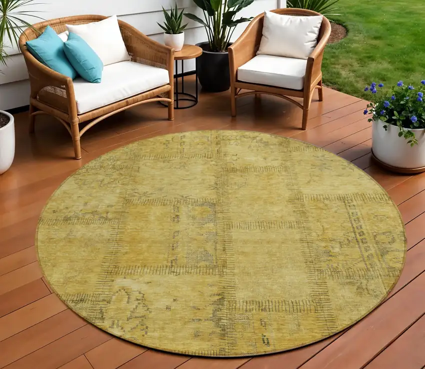 8' Gold Wheat And Gray Round Patchwork Washable Indoor Outdoor Area Rug Photo 1