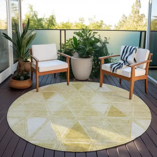 8' Gold Wheat And Ivory Round Geometric Washable Indoor Outdoor Area Rug Photo 7