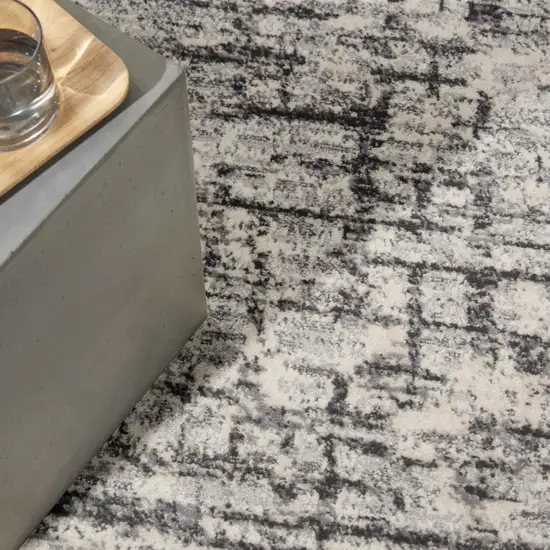 6' Gray Abstract Round Rug Photo 9