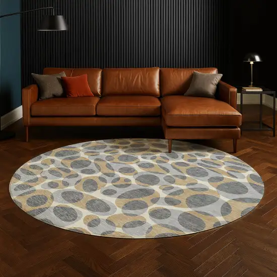 8' Gray And Beige Round Abstract Washable Indoor Outdoor Area Rug Photo 5