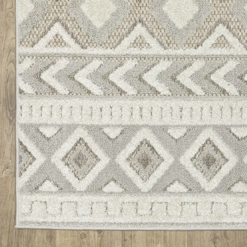 8' Gray And Beige Tribal Runner Rug Photo 6