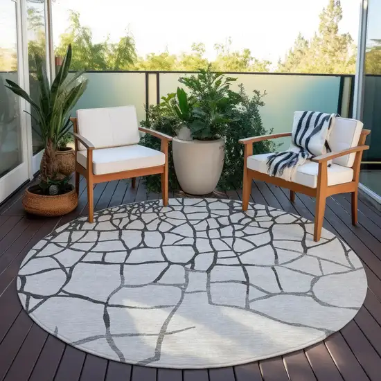 8' Gray And Charcoal Round Abstract Washable Indoor Outdoor Area Rug Photo 7