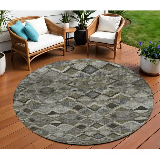 8' Gray And Charcoal Round Geometric Washable Indoor Outdoor Area Rug Photo 1