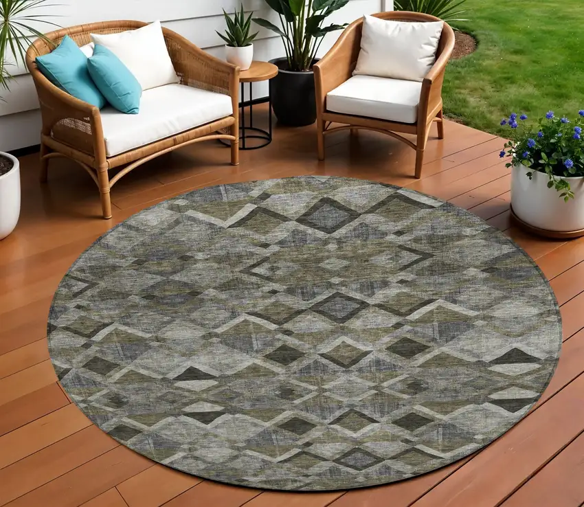 8' Gray And Charcoal Round Geometric Washable Indoor Outdoor Area Rug Photo 1