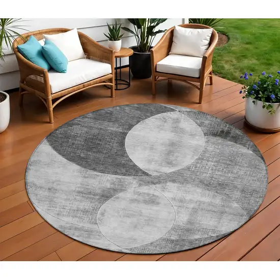 8' Gray And Charcoal Round Geometric Washable Indoor Outdoor Area Rug Photo 1