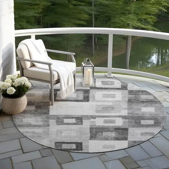 8' Gray And Charcoal Round Geometric Washable Indoor Outdoor Area Rug Photo 7