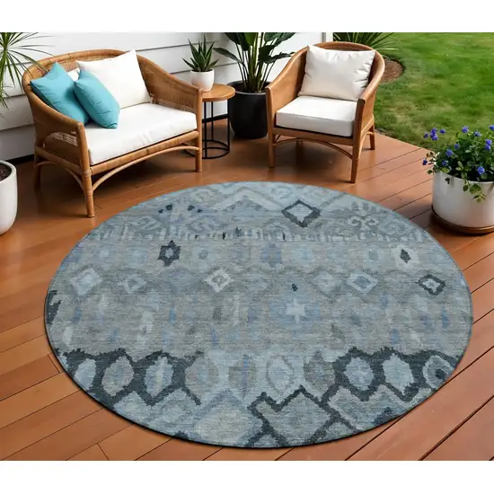 8' Gray And Charcoal Round Geometric Washable Indoor Outdoor Area Rug Photo 1