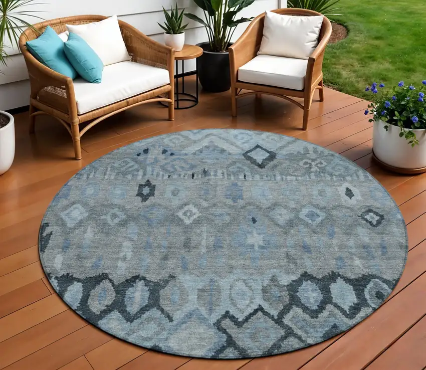 8' Gray And Charcoal Round Geometric Washable Indoor Outdoor Area Rug Photo 1