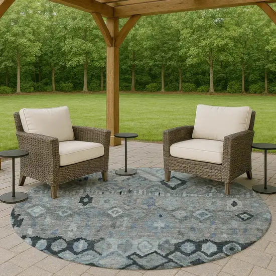 8' Gray And Charcoal Round Geometric Washable Indoor Outdoor Area Rug Photo 8
