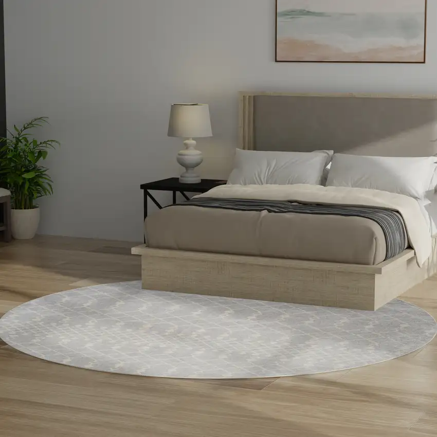 8' Gray And Ivory Geometric Round Rug Photo 5