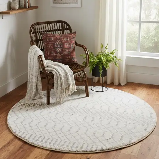5' Gray And Ivory Moroccan Washable Round Rug Photo 1