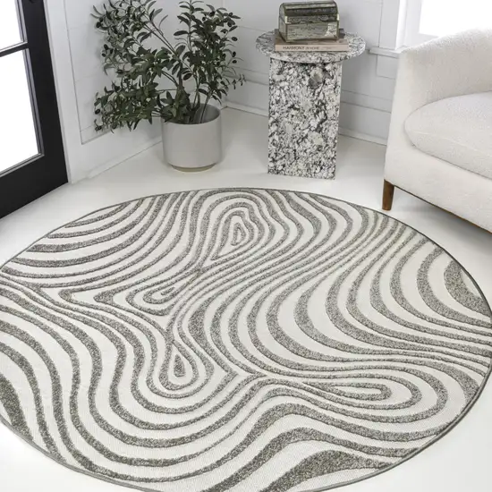 6' Gray And Ivory Round Abstract Indoor Outdoor Area Rug Photo 4