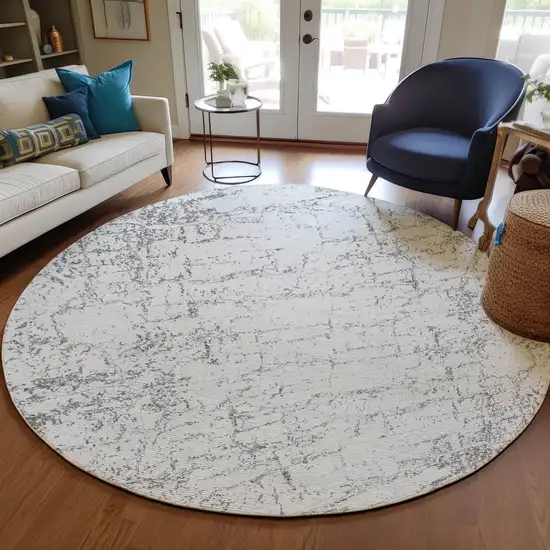 8' Gray And Ivory Round Abstract Washable Indoor Outdoor Area Rug Photo 7