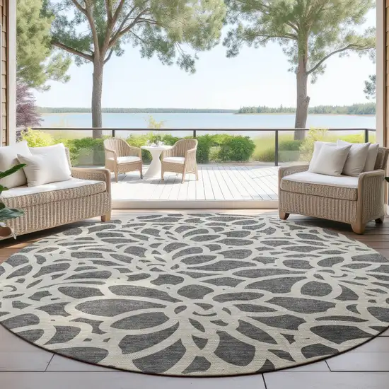 8' Gray And Ivory Round Botanical Leaves Washable Indoor Outdoor Area Rug Photo 4