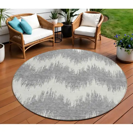 8' Gray And Ivory Round Chevron Washable Indoor Outdoor Area Rug Photo 1