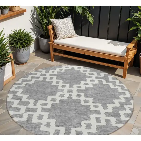 8' Gray And Ivory Round Geometric Washable Indoor Outdoor Area Rug Photo 1