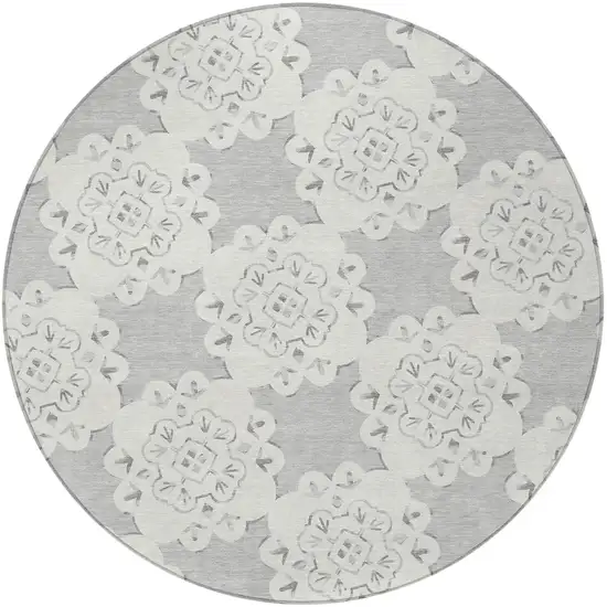 8' Gray And Ivory Round Quatrefoil Washable Indoor Outdoor Area Rug Photo 4