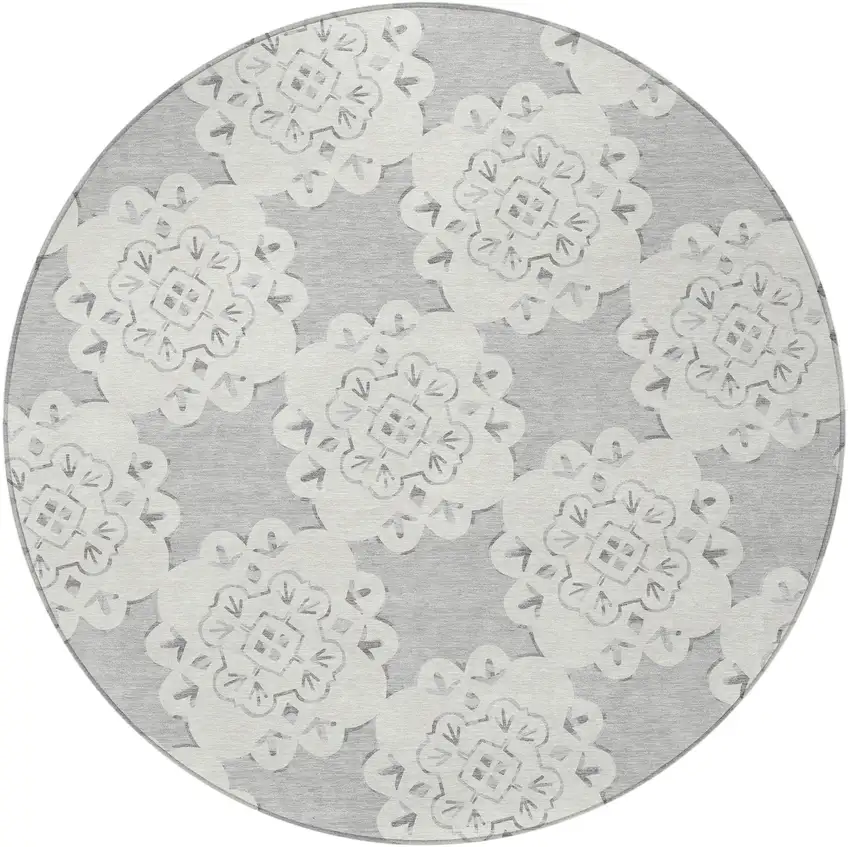 8' Gray And Ivory Round Quatrefoil Washable Indoor Outdoor Area Rug Photo 4