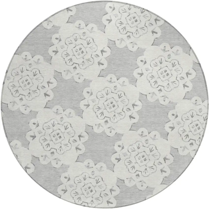 8' Gray And Ivory Round Quatrefoil Washable Indoor Outdoor Area Rug Photo 2
